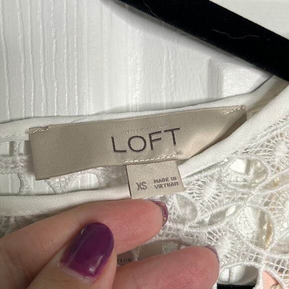 Loft White Short Sleeve Eyelet Blouse Size XS - Picture 3 of 4